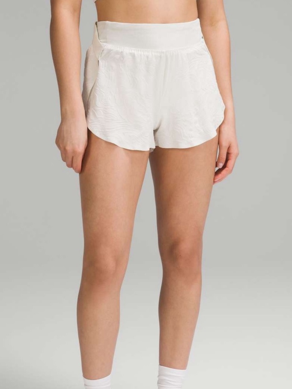 LULULEMON FAST AND FREE HR SHORTS 2" * AIRFLOW in
EMBOSS MINI BONE/BONE